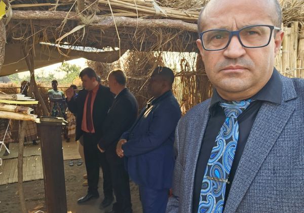 Comisso da Semadecre visita a cidade de Caia em Moambique